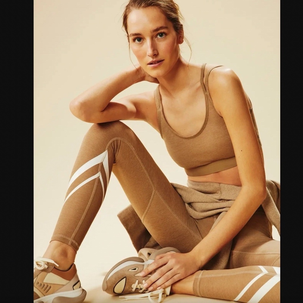 TORY BURCH SPORT | Athleisure Weightless Chevron Leggings in Tan | Size Medium
